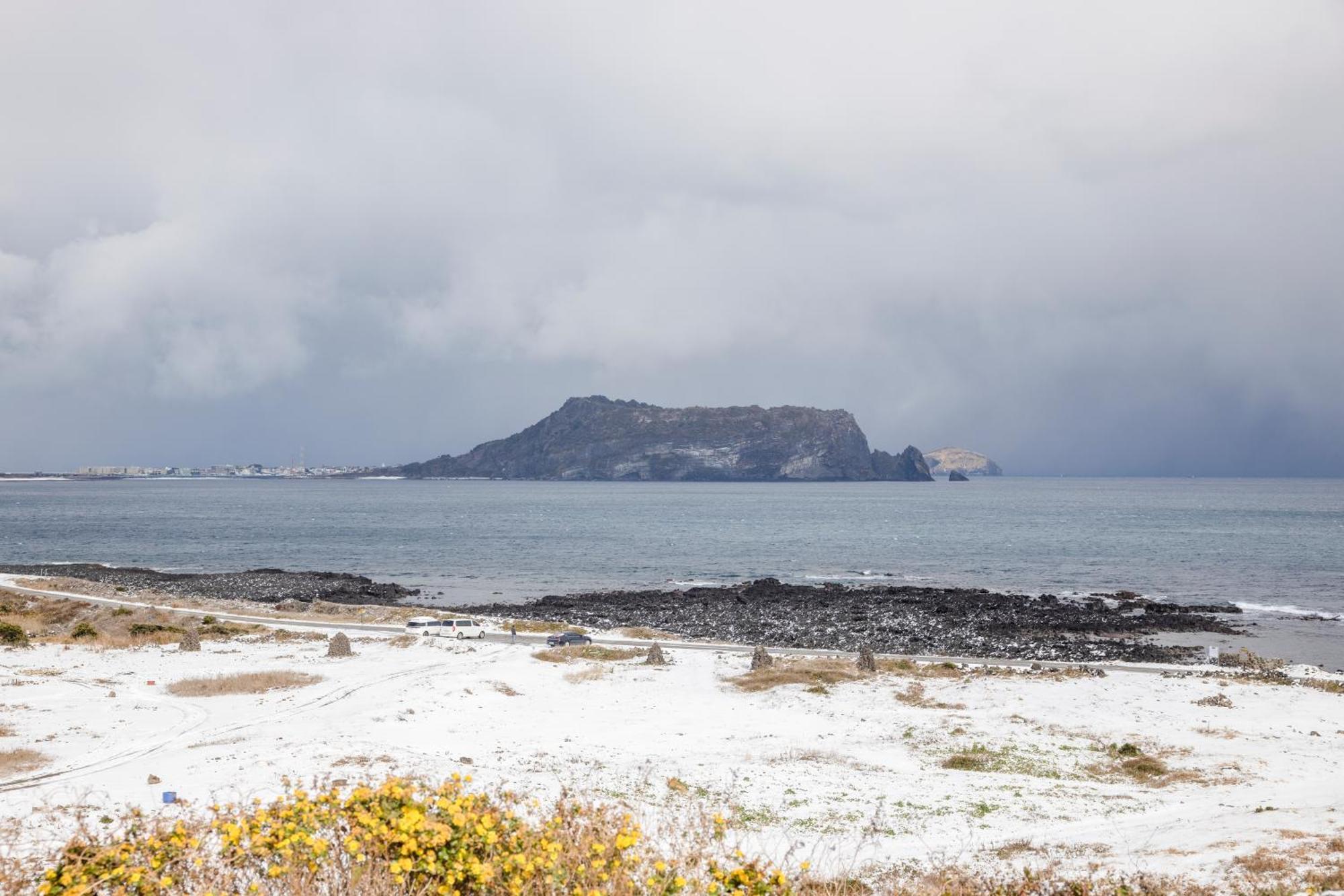 Phoenix Island Ξενοδοχείο Σεογκουίπο Εξωτερικό φωτογραφία